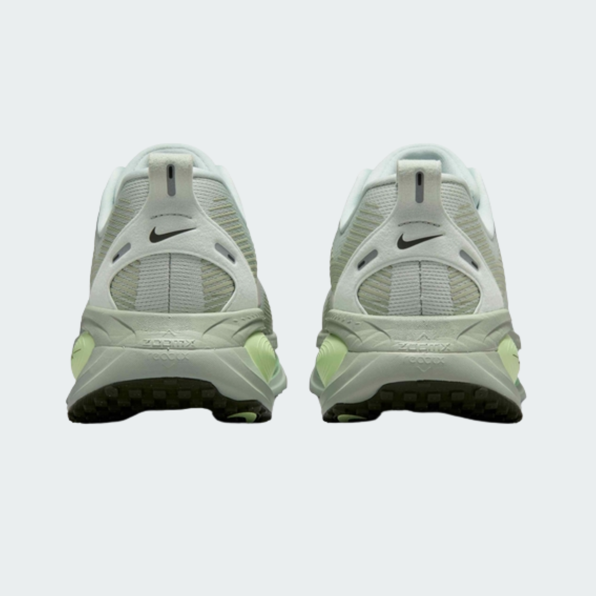 Vomero 18 Light Silver
