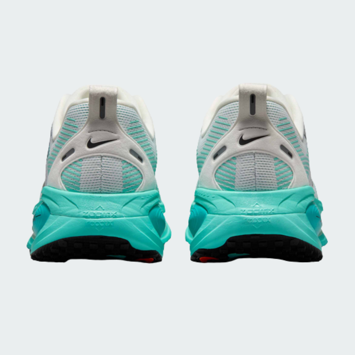 Vomero 18 Teal Blue