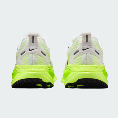 Vomero 18 Electric Green