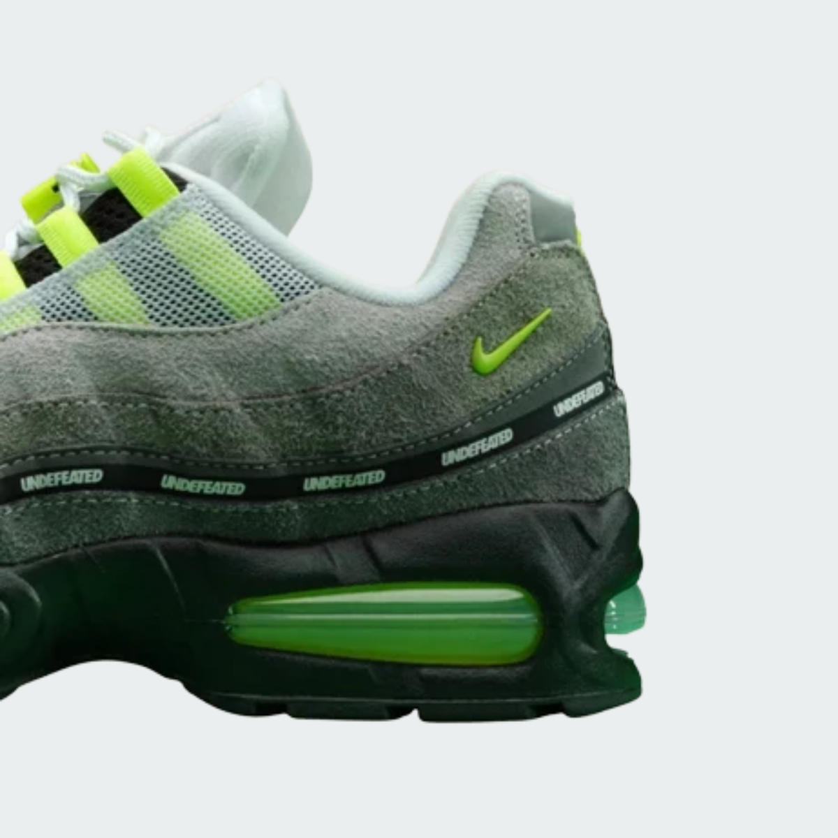 Air Max 95 x UNDEFEATED Nyc Neon