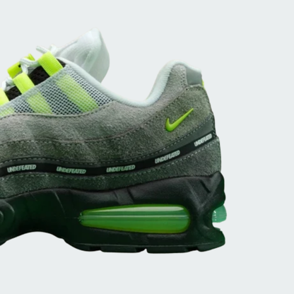 Air Max 95 x UNDEFEATED Nyc Neon